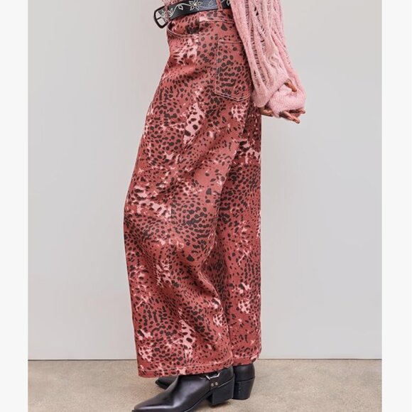 NWT CIDER Mid Waist Pink Leopard Wide Leg Denim Jeans Pants - Picture 3 of 7